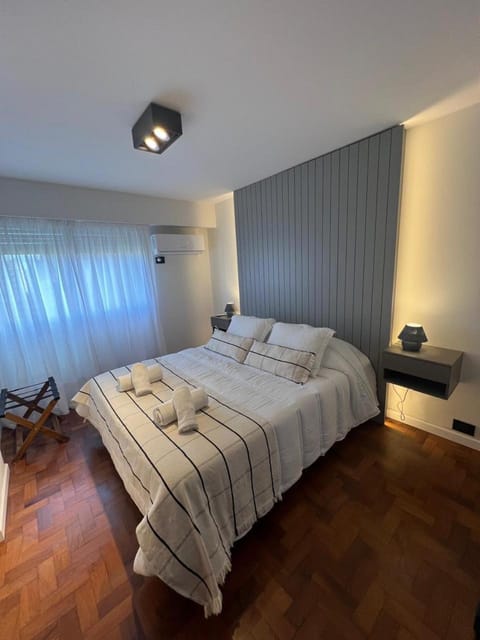 Decorative detail, Bedroom, towels