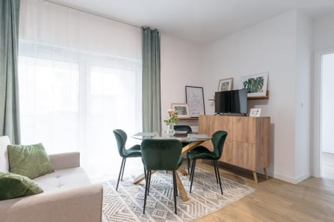 TV and multimedia, Living room, Dining area