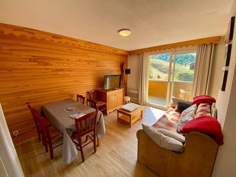 La Foux t2 terrasse vue splendide Bds 29 Apartment in Allos