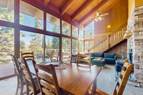 Dogwood Hollow House in Shaver Lake