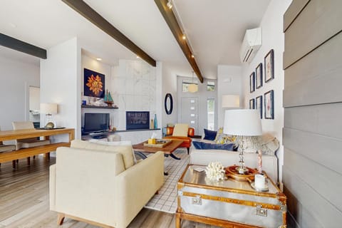 Watauga Beach House House in Bainbridge Island