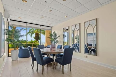 Gulf front condo with amazing views WD resort amenities pool and hot tub House in Sand Key