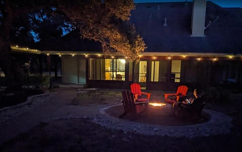 Sledge Street Swim Club House in Kyle