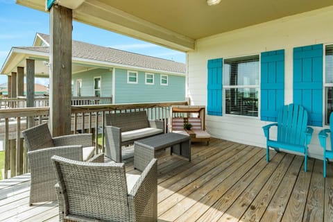 Prime Steps to Beach Large Deck Pet Friendly House in Bolivar Peninsula
