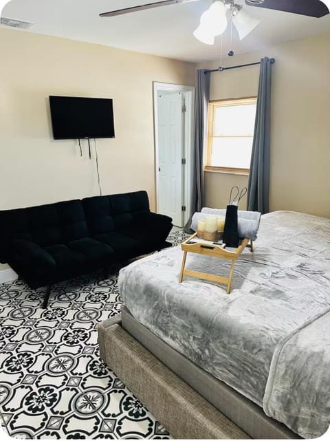 Paradise Beach Apartment in Town N Country