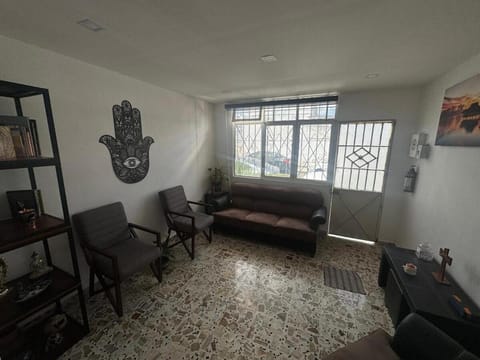 Casa céntrica retro-moderna con 46 amenidades "La Casona" House in Xalapa