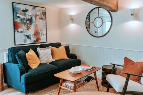 Communal lounge/ TV room, Living room, Seating area