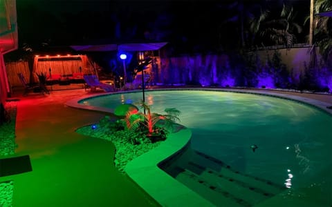 Night, Natural landscape, Hot Tub, Pool view, Swimming pool