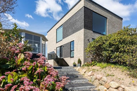 Property building, Garden view