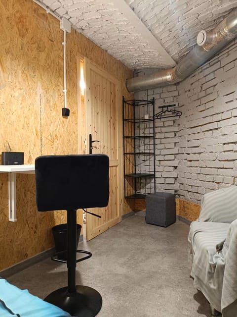 Room 1 industrial Bed and Breakfast in Krakow