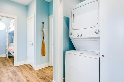 Paradise Steps to Beach Large Deck Dog Haven House in Bolivar Peninsula