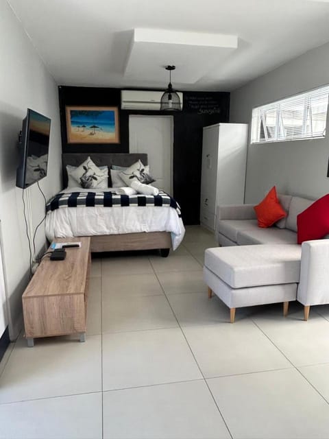 Serenity suite 6 minutes away from the beach Bed and Breakfast in Cape Town