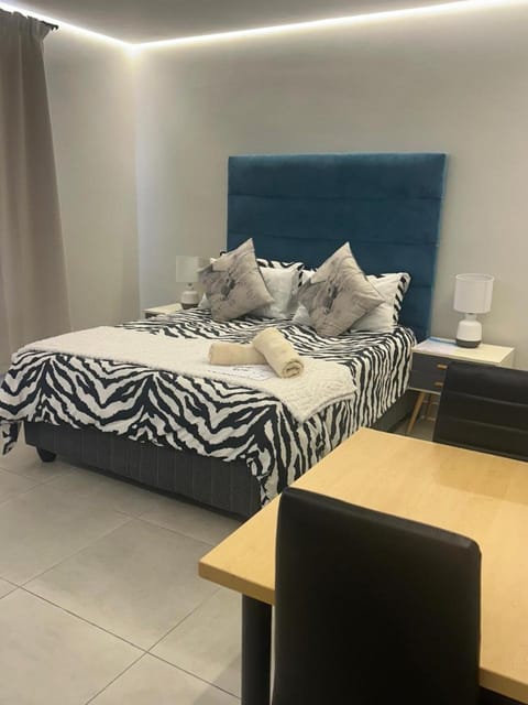 Serenity suite 6 minutes away from the beach Bed and Breakfast in Cape Town