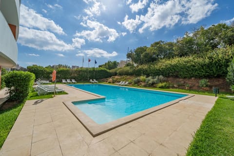 Garden, Garden view, Pool view, Swimming pool, sunbed