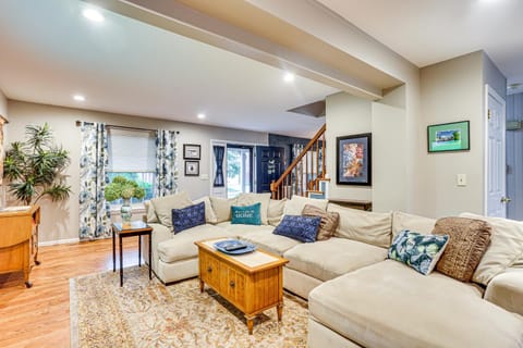 Spacious Family Home with Deck and Yard in Littleton! House in Littleton