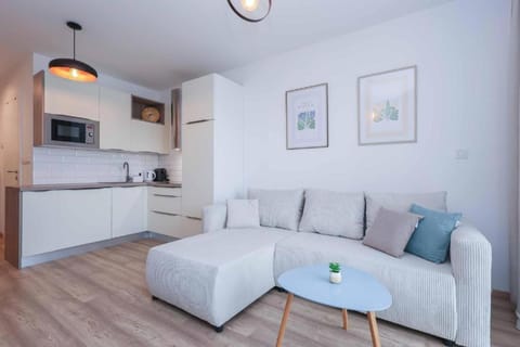 Kitchen or kitchenette, Seating area