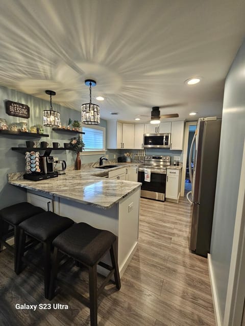 Reel Relaxin Retreat to Getaway! House in Houghton Lake