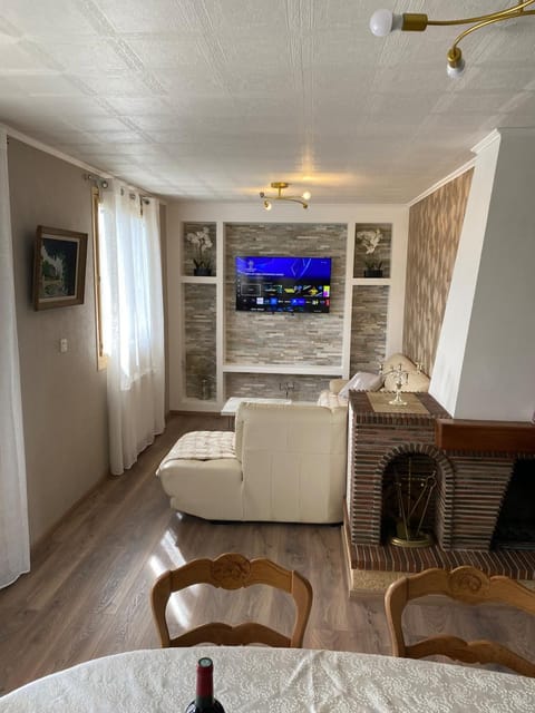 TV and multimedia, Living room, Seating area