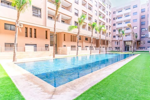 Property building, Day, Swimming pool, sunbed