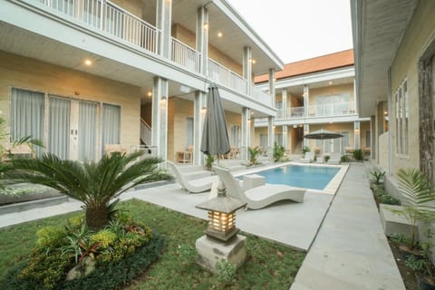 Property building, Swimming pool