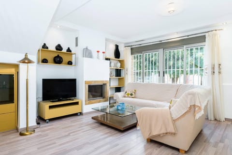 Communal lounge/ TV room, Living room