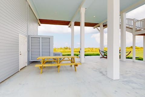 Modern Gulf Views Gated Community Dog Haven House in Texas City