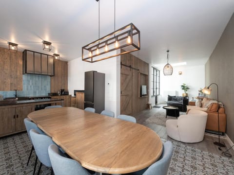 Living room, Dining area