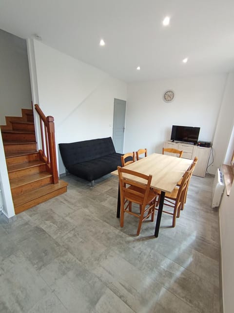 TV and multimedia, Living room, Dining area, internet