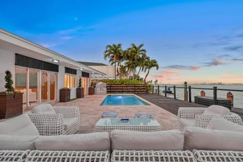 Patio, Pool view, Swimming pool