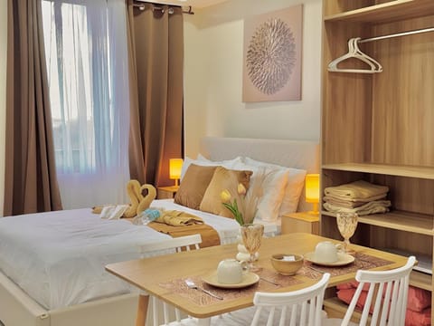 Bed, Bedroom