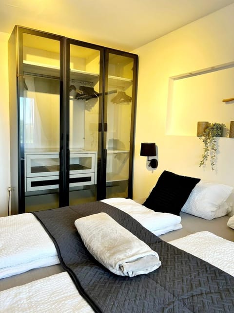 Bed, Photo of the whole room, Bedroom, wardrobe