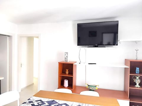 Communal lounge/ TV room, TV and multimedia, Evening entertainment