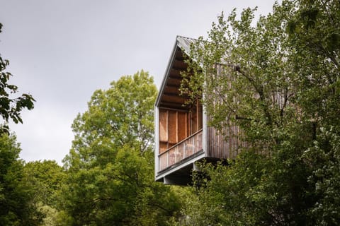 Property building, Natural landscape, Balcony/Terrace