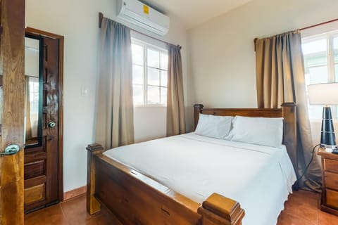 Grama Tasha at Isebei Guest House -Gold Standard Certified House in Hopkins