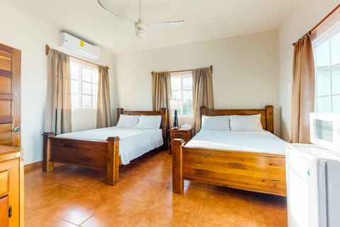 Grama Tasha at Isebei Guest House -Gold Standard Certified House in Hopkins