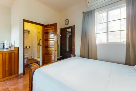 Grama Tasha at Isebei Guest House -Gold Standard Certified House in Hopkins