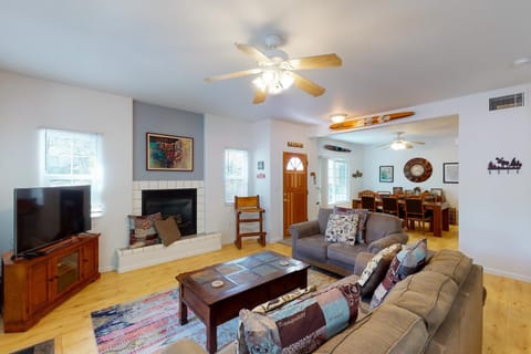 Moler Lake House House in Bass Lake