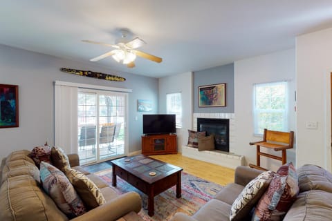 Moler Lake House House in Bass Lake