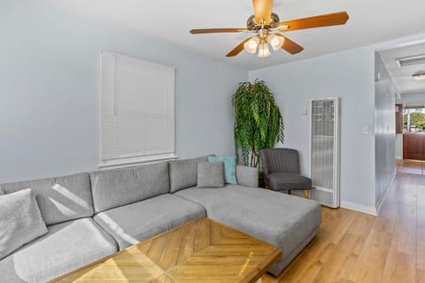 Balboa Duplex II House in Balboa Peninsula