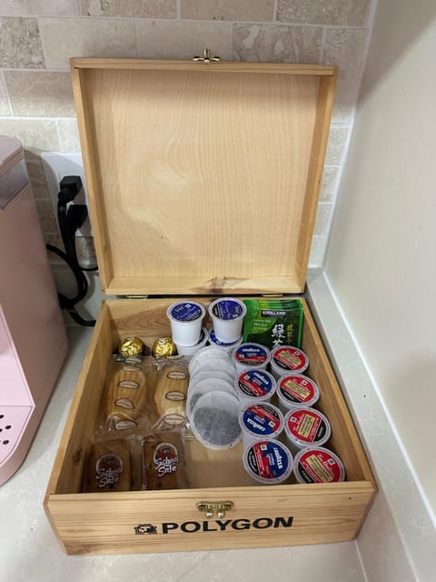 Coffee/tea facilities, Kitchen or kitchenette, Food and drinks, Food