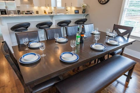 1A Rooftop Deck, 3mi Broadway, Side by Side Houses Available House in East Nashville