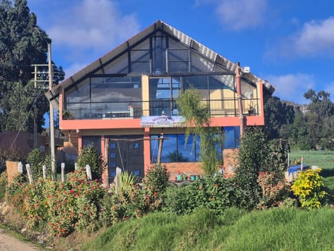 Property building, Facade/entrance, Day, Garden, Garden view