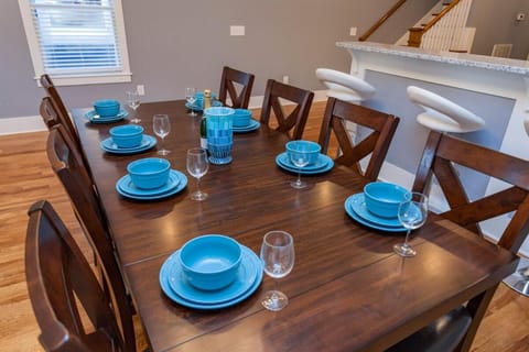 1B Rooftop Deck, 3mi to Broadway, Side by Side Houses Available House in East Nashville