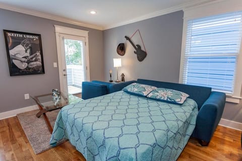 1B Rooftop Deck, 3mi to Broadway, Side by Side Houses Available House in East Nashville