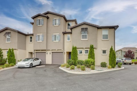 Home Base with Easy 1-80 Access 4 Mi to Dtwn Reno! House in Reno