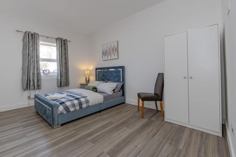 Bed, Bedroom, wardrobe