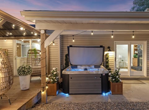 Garden, Hot Tub, Balcony/Terrace