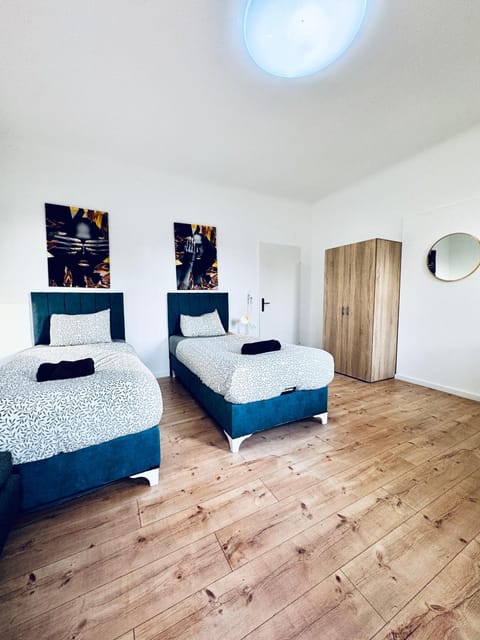 Bed, Bedroom, wardrobe
