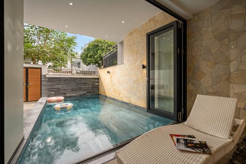 Patio, Natural landscape, Hot Tub, Pool view, Swimming pool, sunbed