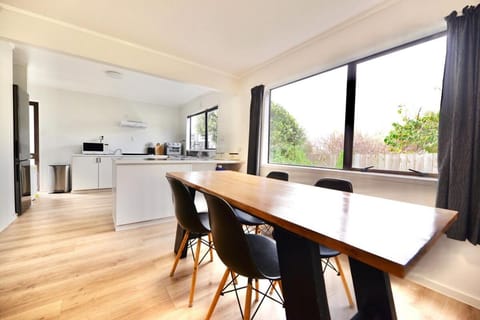 Tamarillo Bach - Coastal Comfort Apartment in Northland